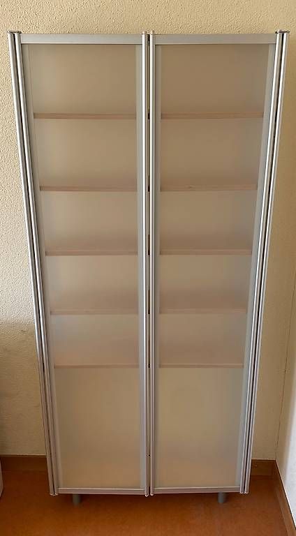 Ikea Vetrine: Hängeschrank IKEA BERTBY für CD's oder DVD's – Usato da Urdorf venduto da Resumasa