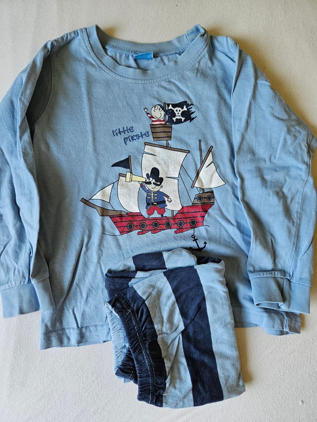 Pigiama & Simili: Langarm Pyjama Gr.  104 KIDS Pirat – Usato da Unterengstringen venduto da saraman