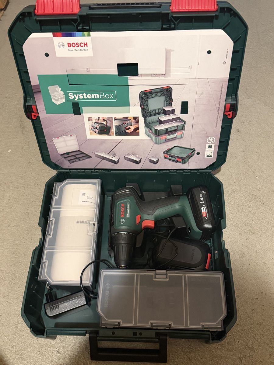Bosch Tutti gli attrezzi: Bosch SystemBox mit Akkuschrauber und Kleinteilen – Usato da Dällikon venduto da NazmiB