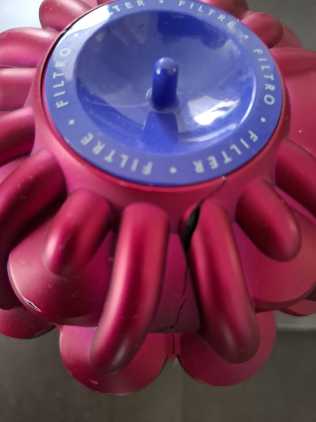 Dyson Staubsauger & Zubehör: Dyson V8 Akku Staubsauger – Gebraucht aus Sursee von Ventiduese 3