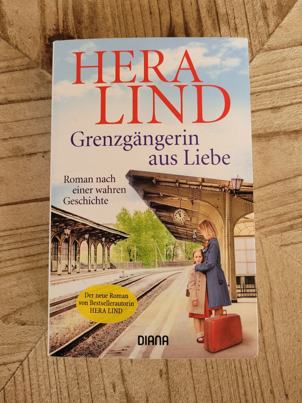 Bücher: Grenzgängerin aus Liebe – Gebraucht aus Perlen von Safari_23
