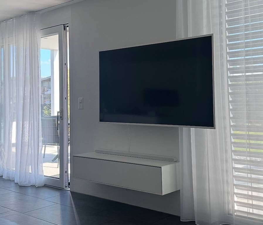 Mobili TV: TV Lowboard / Hängeschrank – Usato da Kleindöttingen venduto da Sabey 1