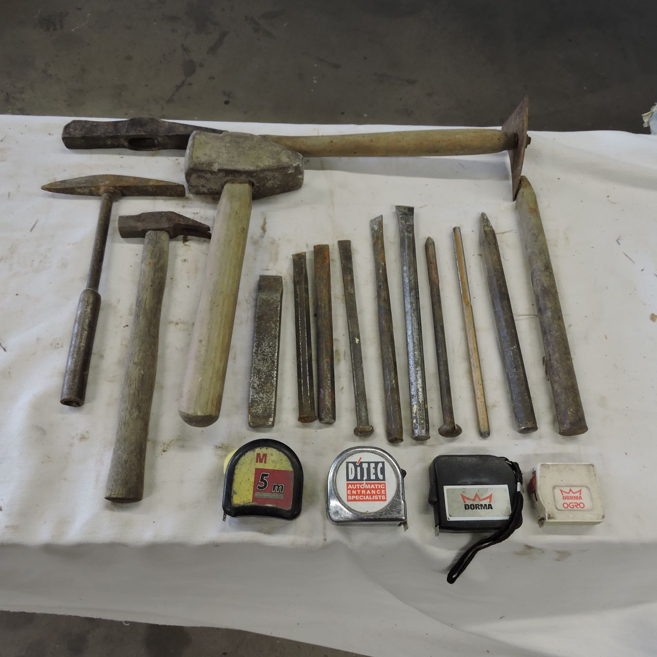 Tutti gli attrezzi: Bau Handwerkzeug Set Nr.3 – Usato da Meikirch venduto da rva_q8c7 2