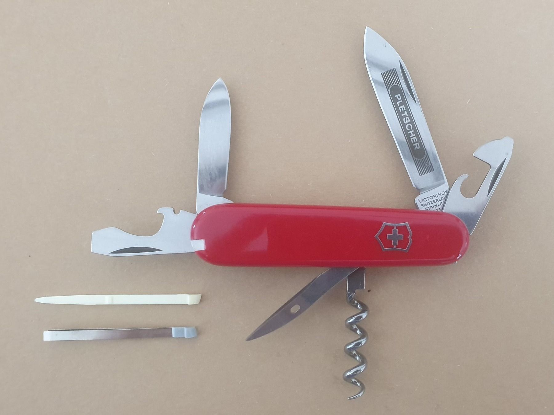 Victorinox Coltelli tascabile: 2 Victorinox Sackmesser / PLETSCHER und AMAG – Usato da Härkingen venduto da MarianneSi 2