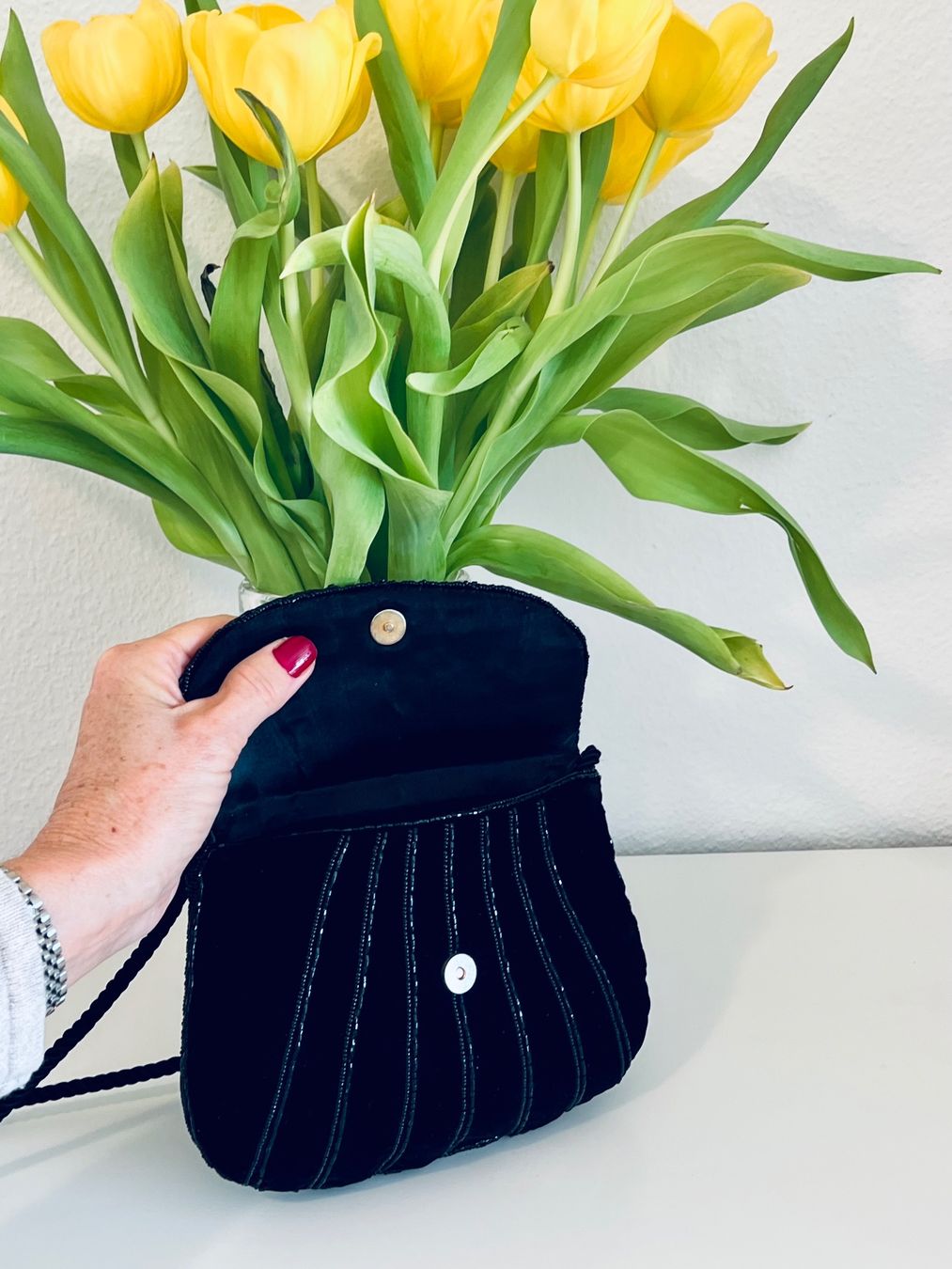 Borse da donna: Vintage Austrian Black Velvet Beaded Evening Bag – Usato da Rüschlikon venduto da topswissvintage 3
