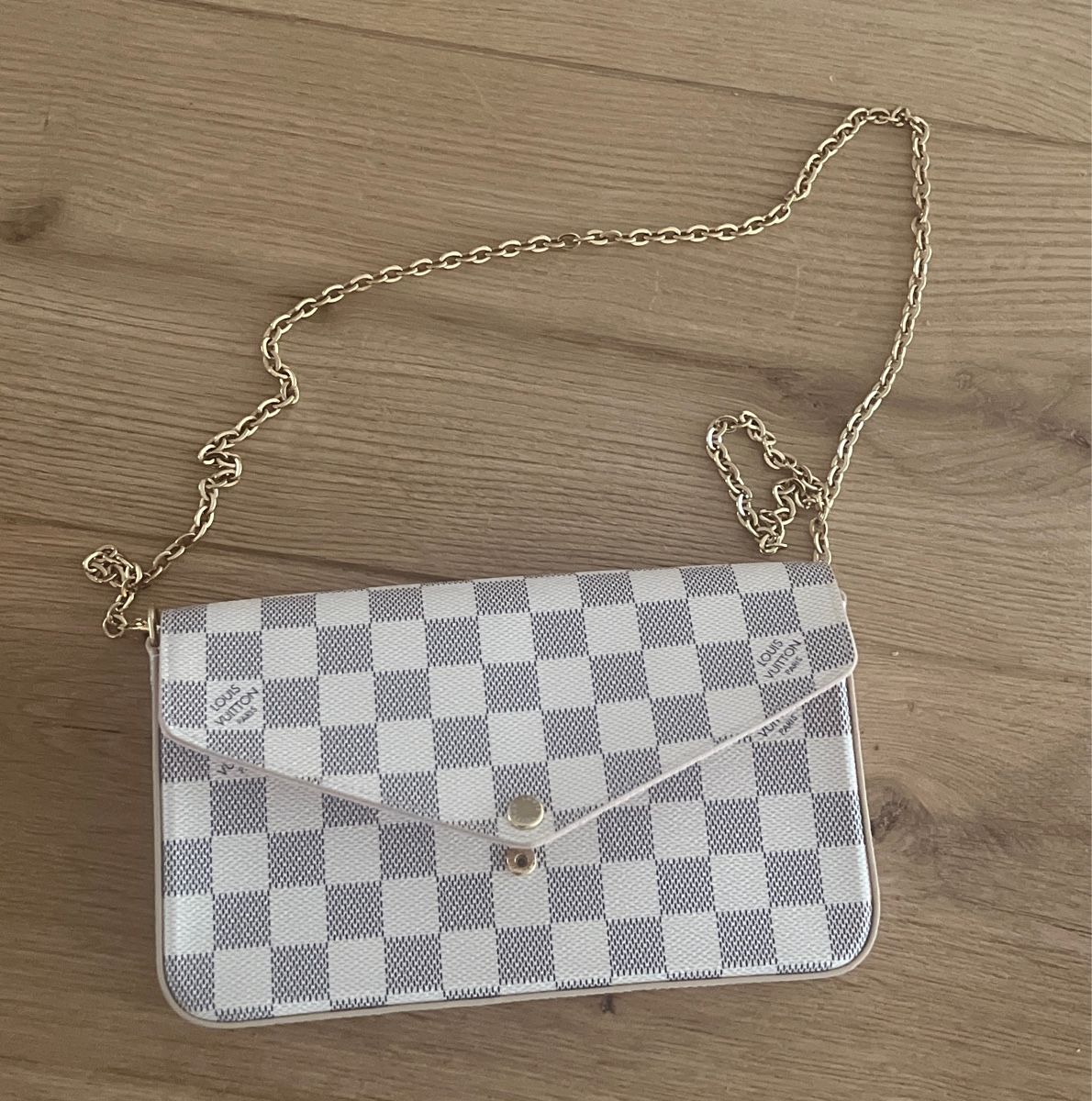 Borse da donna: Louis Vuitton Pochette Azure – Nuovo (secondo la descrizione) da Ebikon venduto da her_82yr