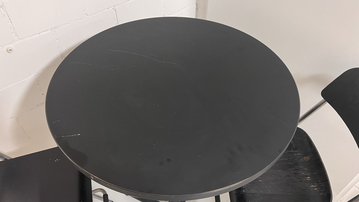 Set di tavolo e panche: IKEA STENSELE Bartisch + 2x FRANKLIN Barhocker – Usato da Emmenbrücke venduto da fab_2kmt 3