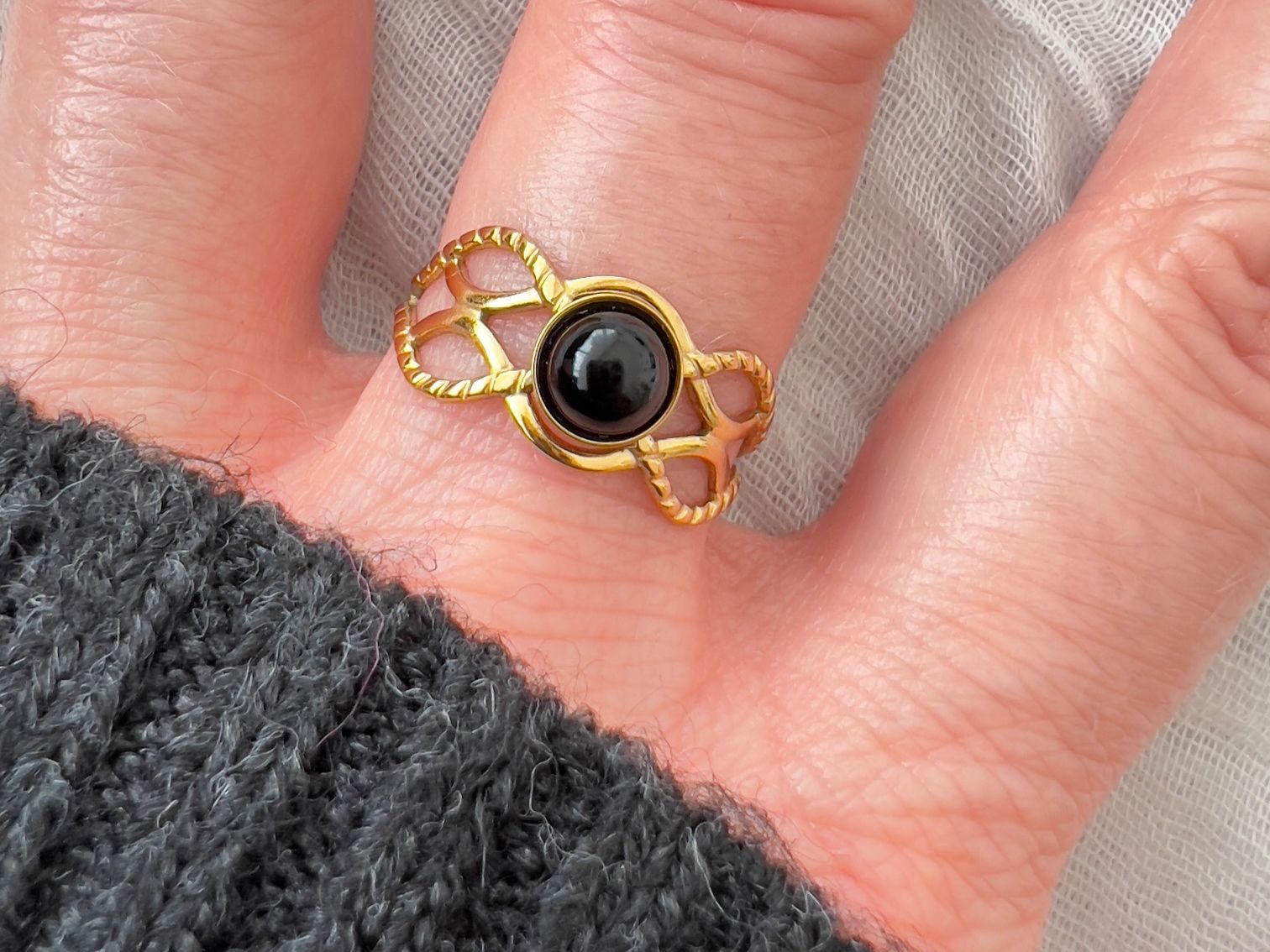 Anelli: Bague plaquée or avec obsidienne – Nuovo (secondo la descrizione) da Pully venduto da sunaddict