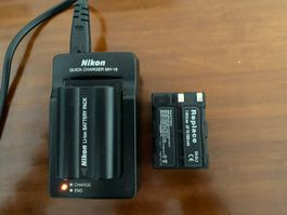 Nikon QUICK CHARGER MH-18 und 2 Li-Ion Akkus