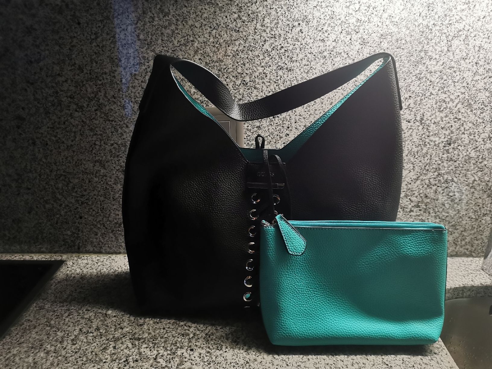 Guess Taschen für Damen: Tasche Guess – Gebraucht aus Cama von anto_a 1