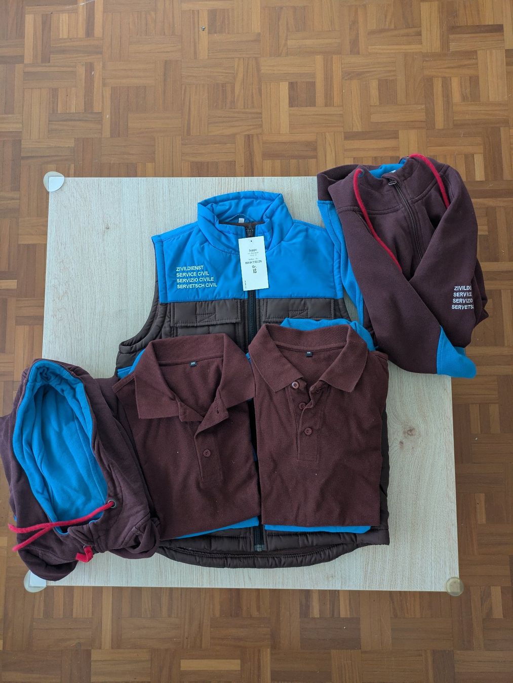 Lotti di vestiti: Kleidung Zivildienst – Usato da Steinen venduto da Philinne