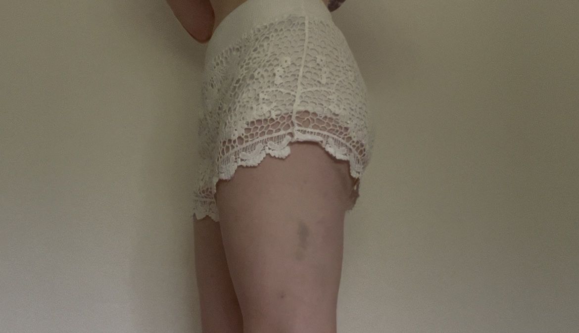 Pantaloni: weisse Stoffhose kurz – Usato da Zuzwil SG venduto da dieschnellemichelle 1