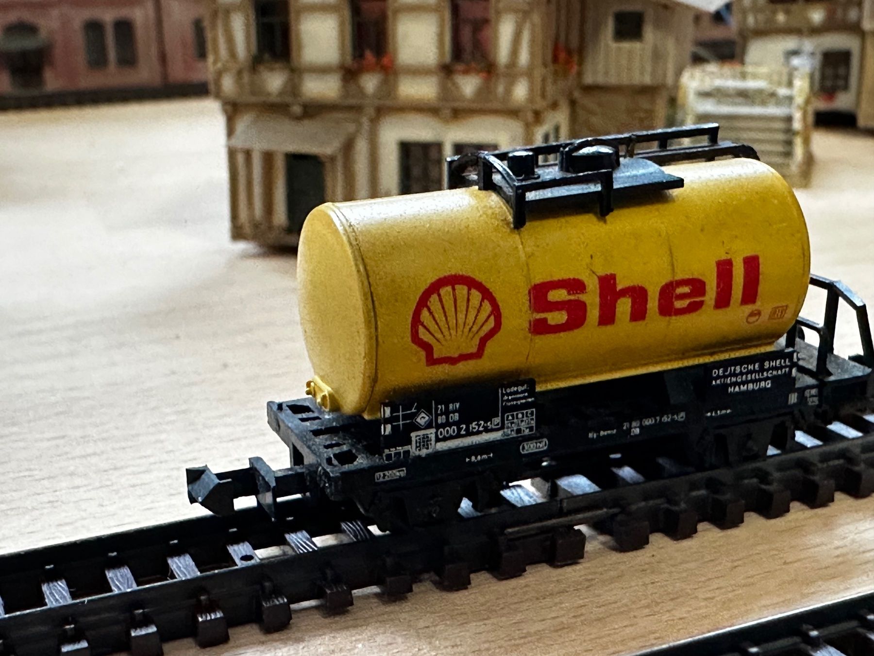 Arnold Modellini di ferrovie: Minitrix  3541 Kesselwagen Shell – Usato da Abtwil SG venduto da Sportedelweiss 2