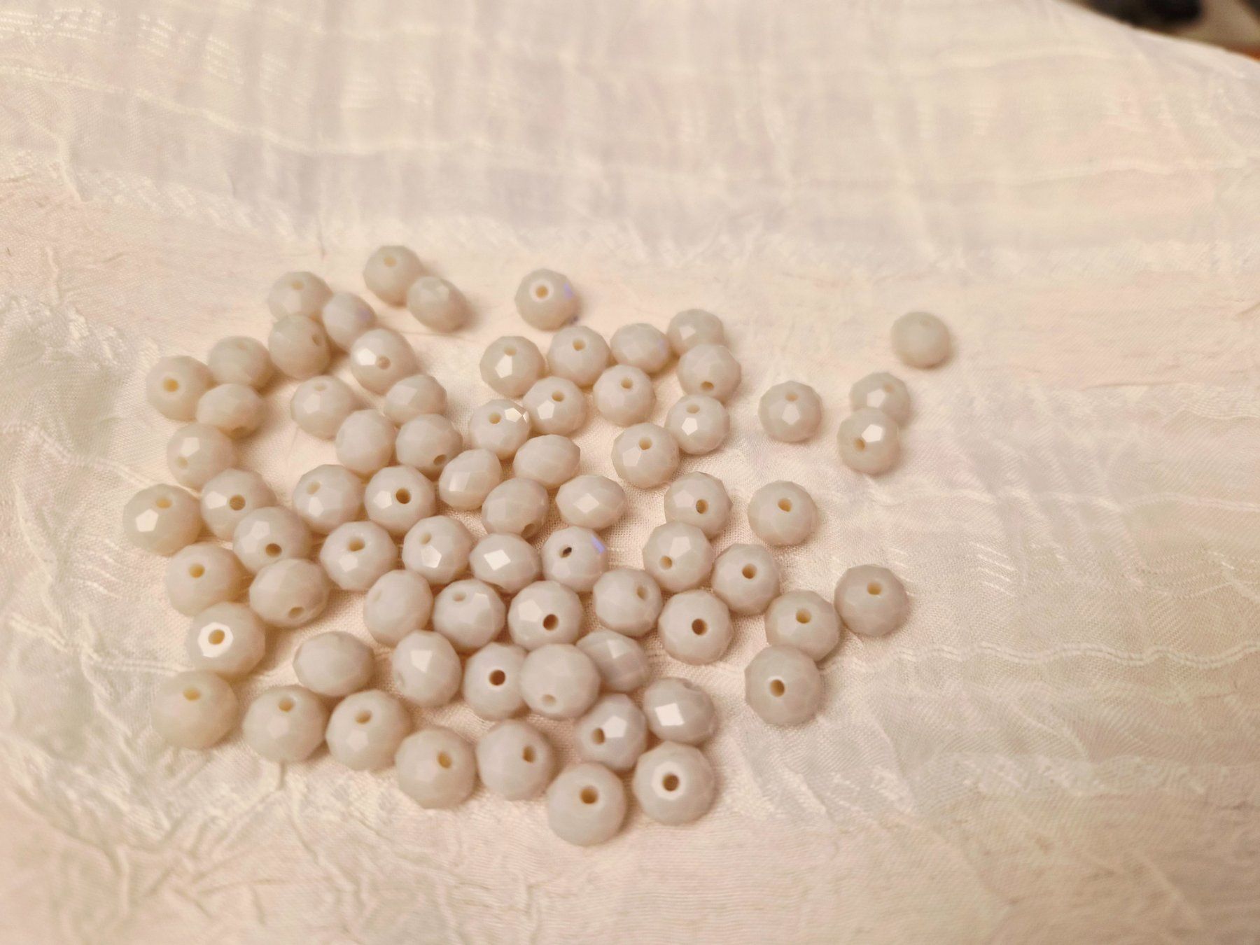 Perle (finte): Glasschliffperlen 8mm 70 stk Rauchgrau – Nuovo e nell'imballaggio originale da Dietikon venduto da Eleda 1