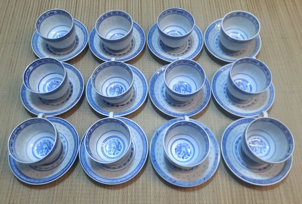 Lot De 2 Tasses à Café - Motif Cheval De Course - Porcelaine Fine - Vintage