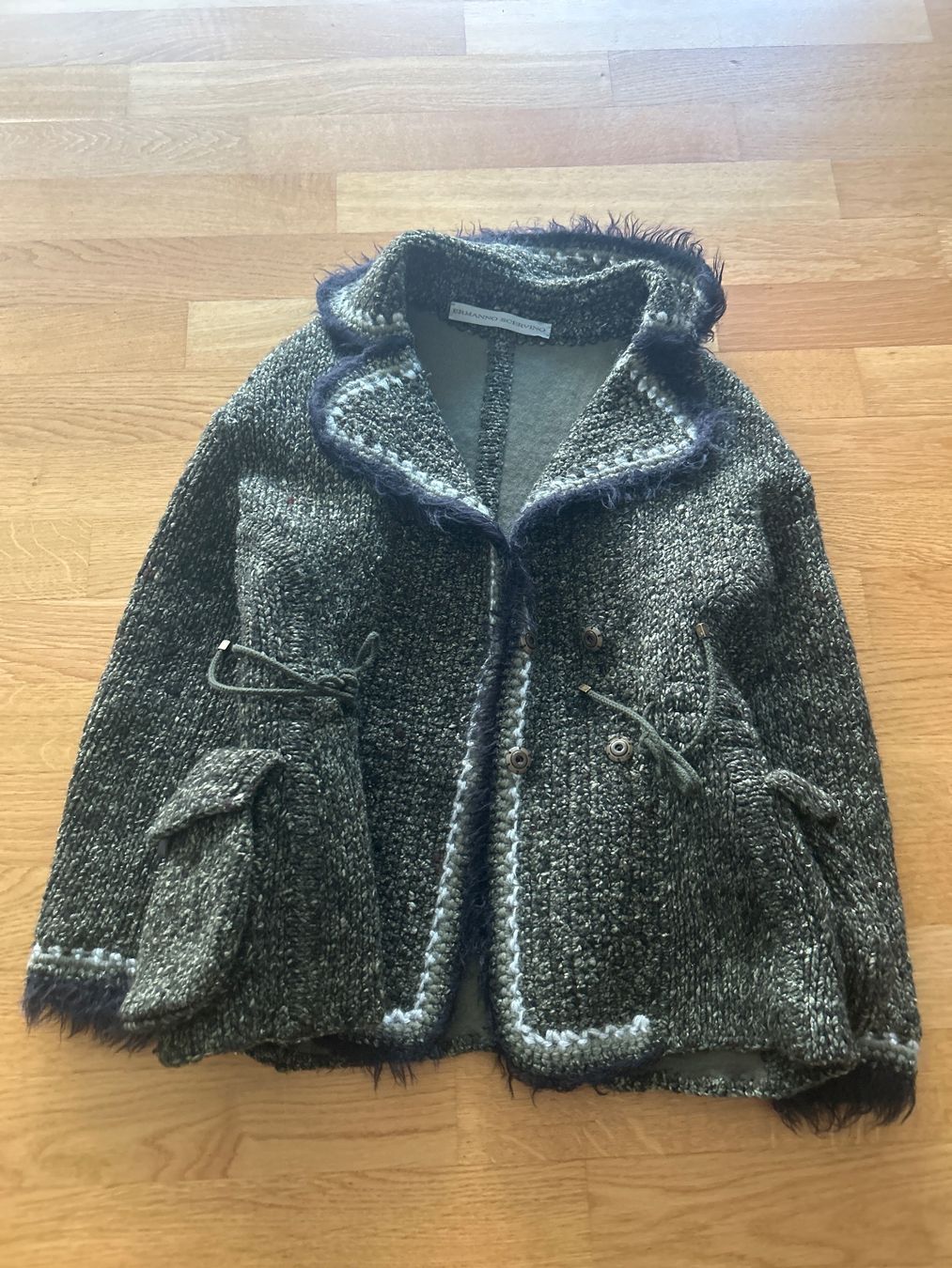 Ermanno Scervino Cappotti: Cappotto corto Ermanno Scervino – Usato da Reichenburg venduto da paolia