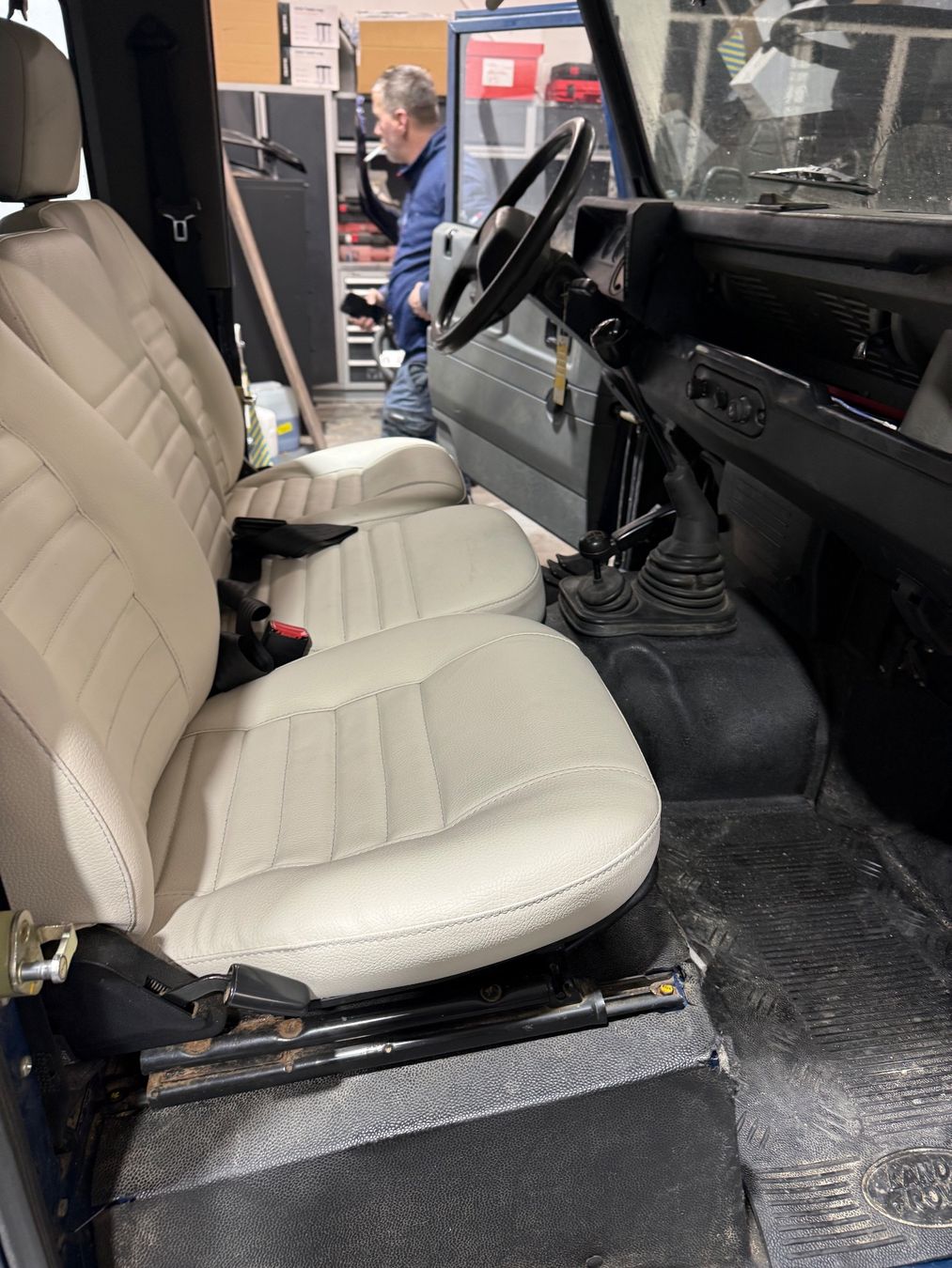 Land Rover Autos: Land Rover Defender 90 TD5 – D'occasion à Genève par Many_men 4