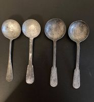 4 alte Metalllöffel