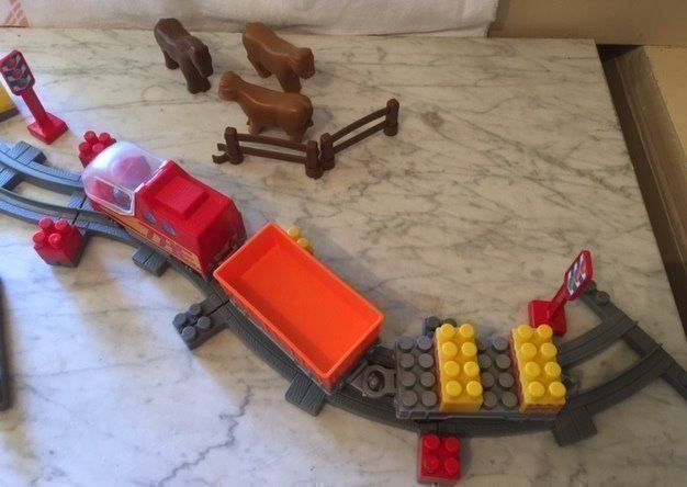 Spielzeuge: ecoiffier Eisenbahn-Legoeisenbahn – Gebraucht aus Bolligen von Astrophysiker06 1