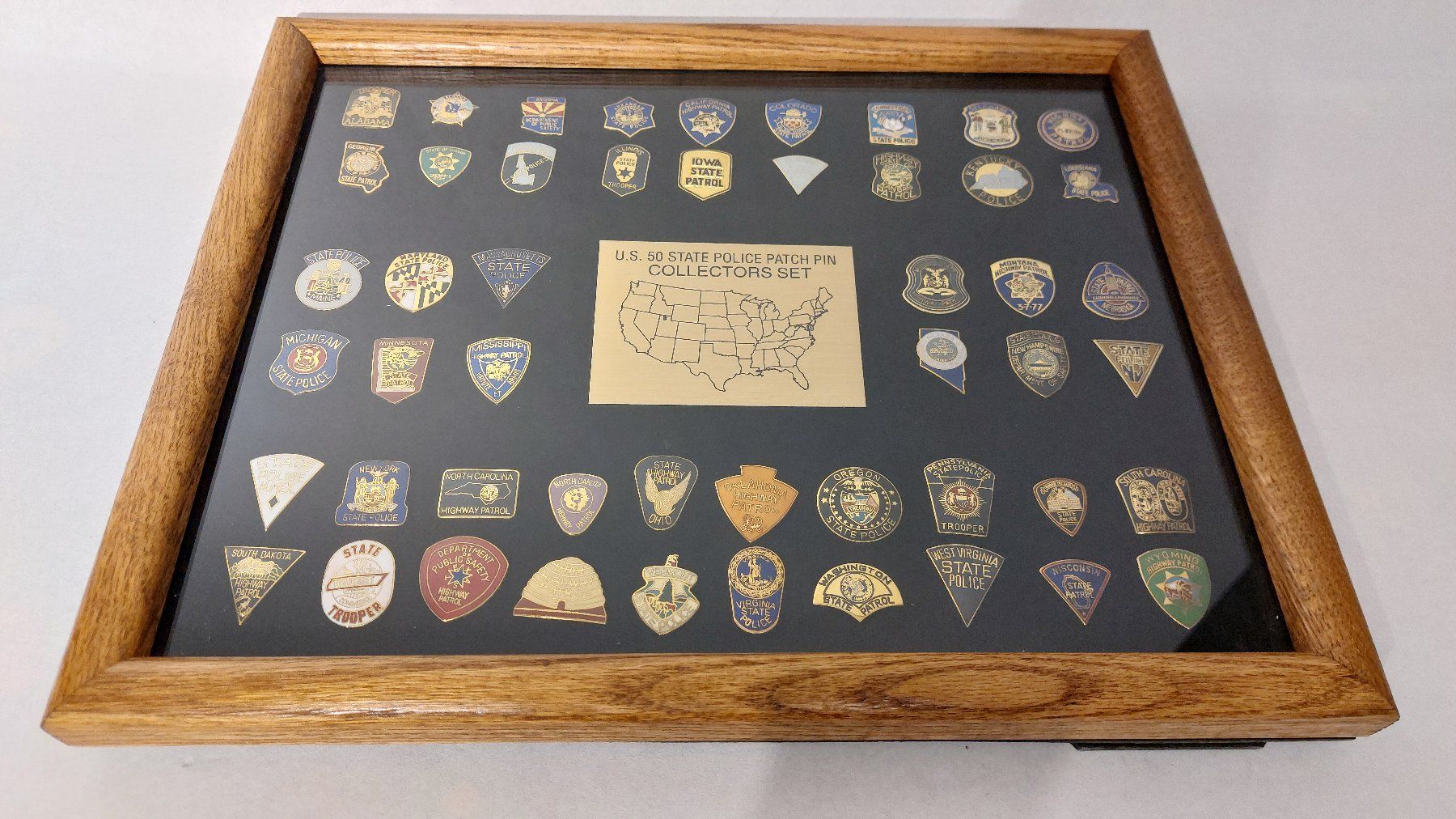Placchette & Badge: U.S.50 STATE POLICE PATCH PIN COLLECTORS SET – Nuovo (secondo la descrizione) da Dornach venduto da Lok-Service-56 2