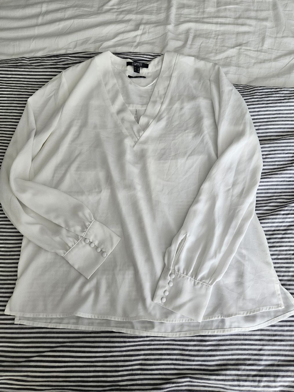 Esprit Blusen: Weisse Bluse - Grösse 38  – Gebraucht aus Engelburg von Michelle_Egg