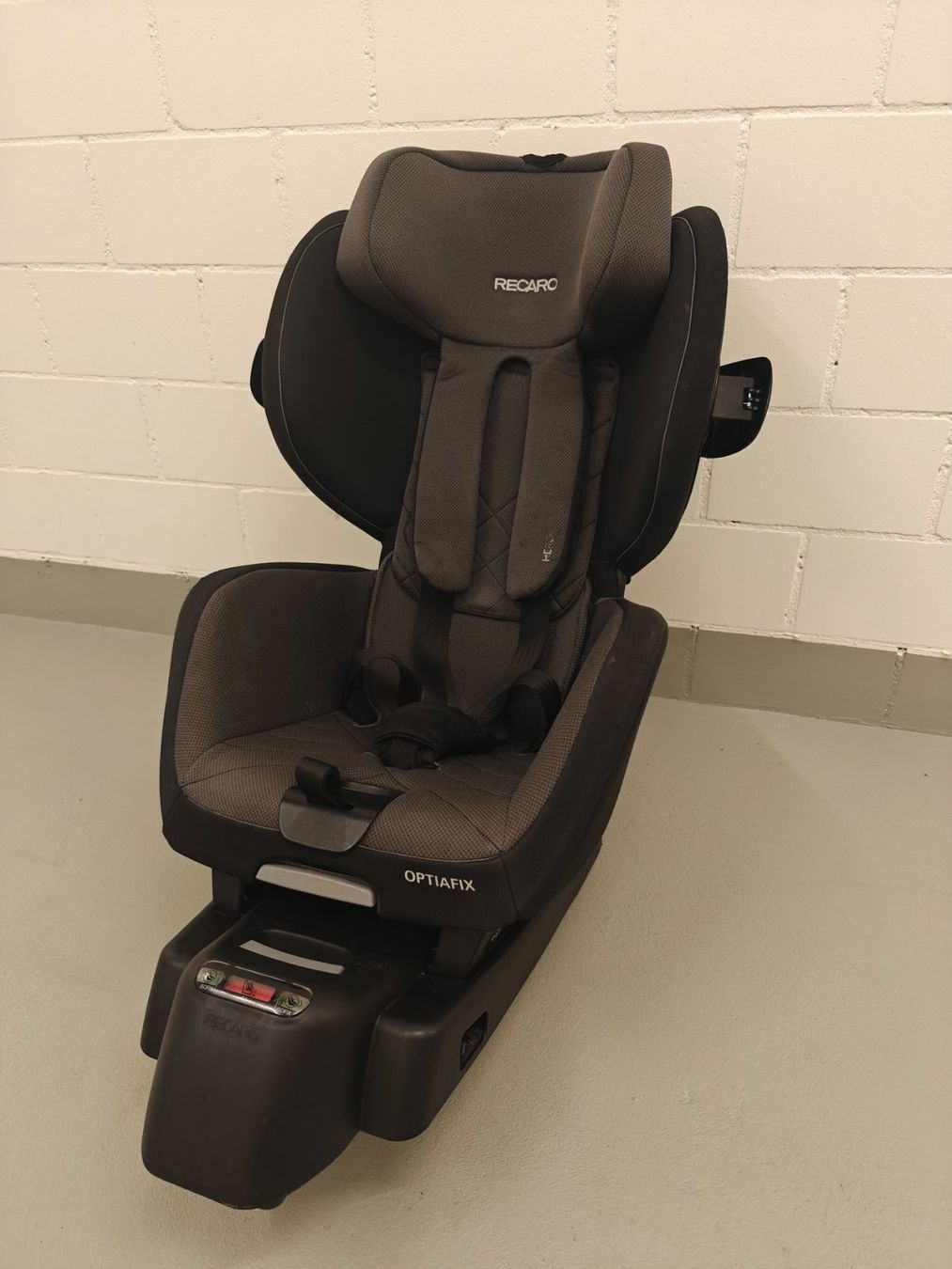 Recaro Seggiolini per auto: RECARO Optiafix Kindersitz – Usato da Bülach venduto da var_7mvc
