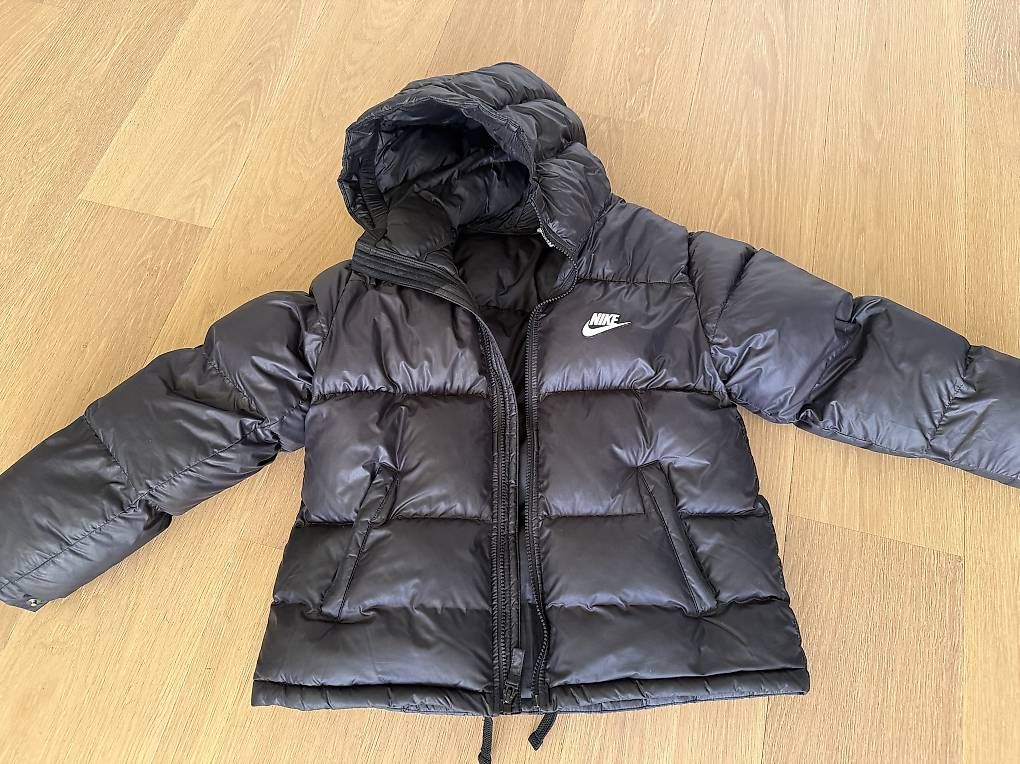 Giacche & Cappotti: Nike Kinder-Daunen Winterjacke – Usato da Merlischachen venduto da Jamie-Tristan