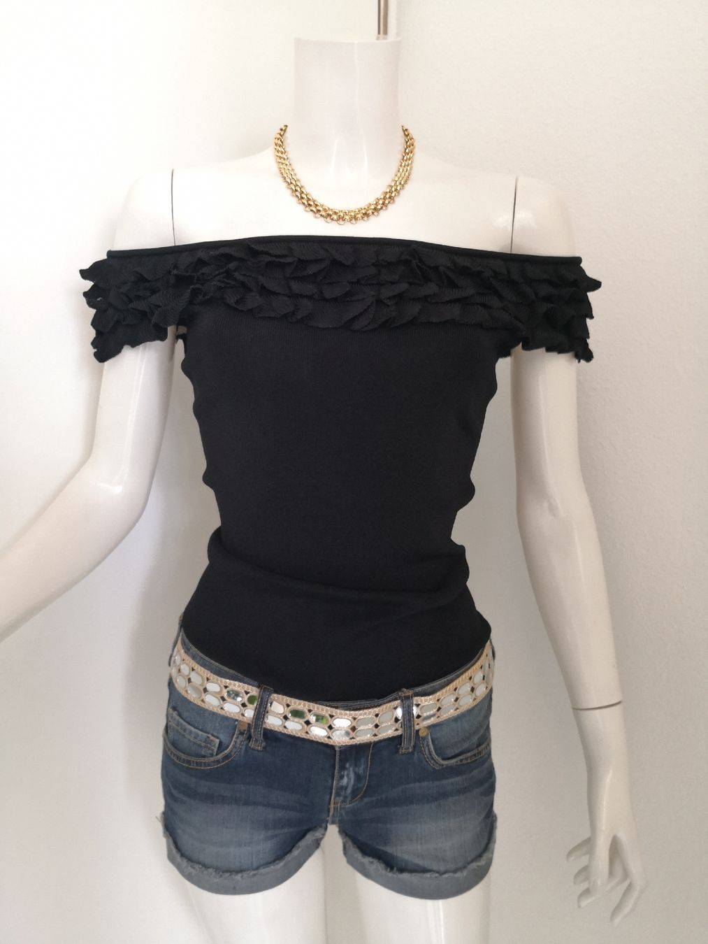 Mango Top: 🤩MANGO STRICK-TOP SCHWARZ MIT VOLANTS – Nuovo (secondo la descrizione) da Olten venduto da Naja-Twins-Twins