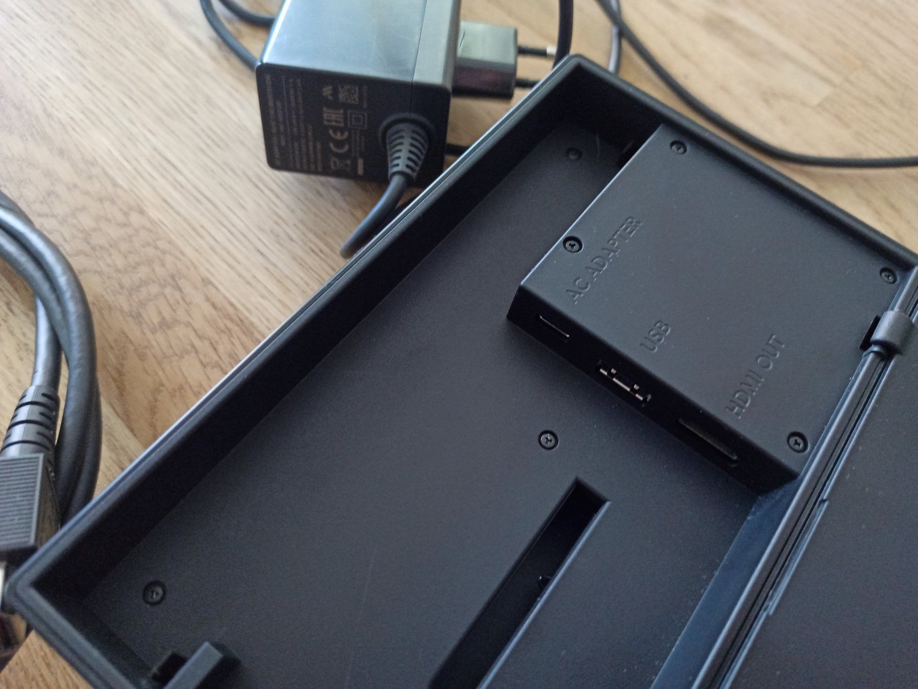 Docking station: Original Nintendo Switch TV-Dockingstation mit Netzteil NSW – Usato da Oberweningen venduto da mar_87mx 6