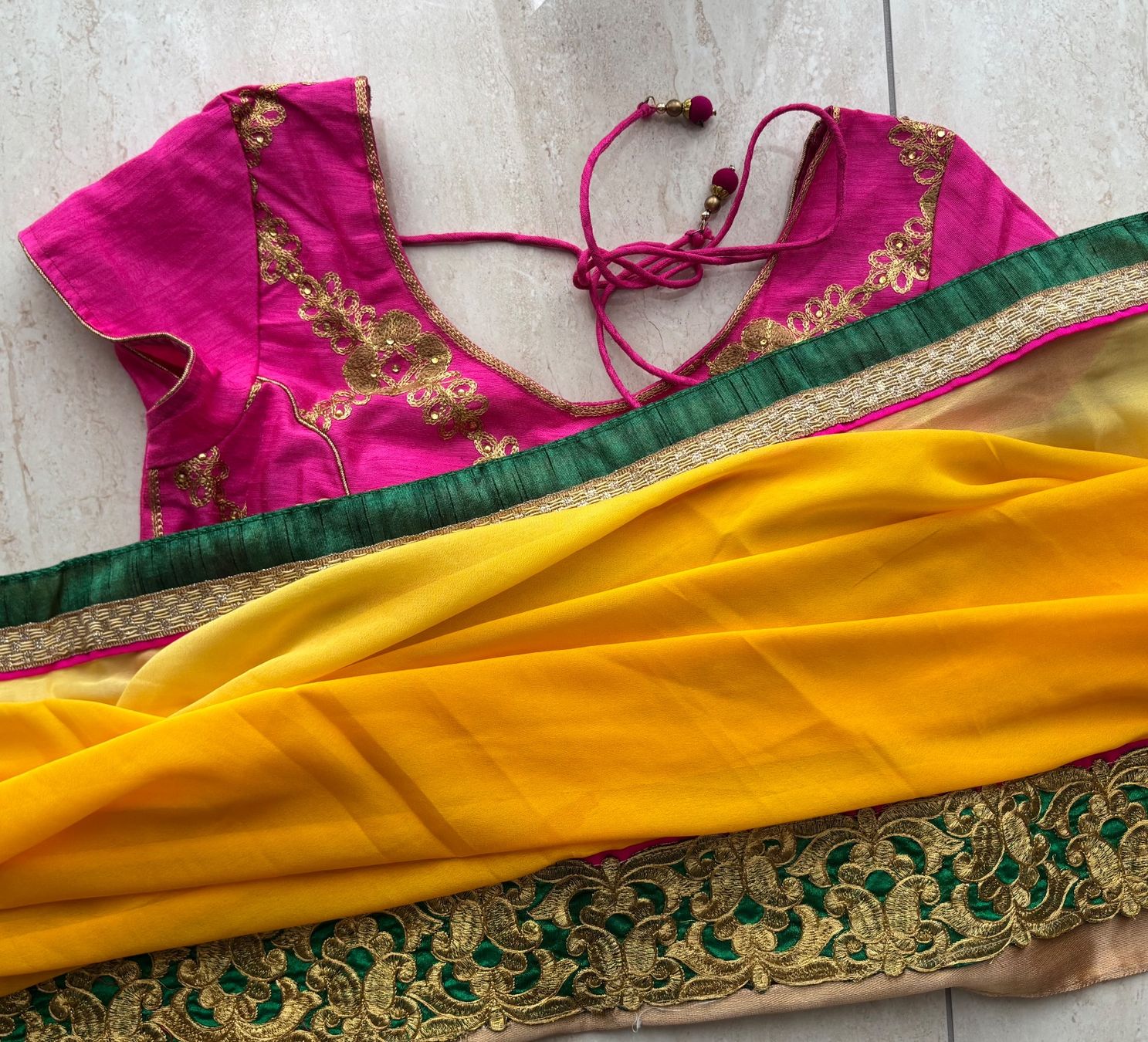 Vestiti: indischer/tamilischer Sari mit Bluse, gelb – Nuovo (secondo la descrizione) da Wichtrach venduto da Alyasahana