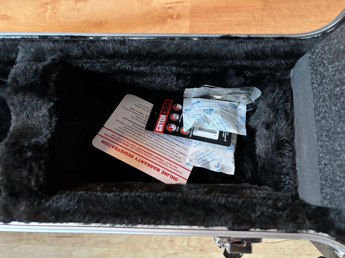 Strumenti musicali: Gator Case for Gibson 335 or Epiphone Sheraton – Usato da Le Landeron venduto da CharlieGilbert 3