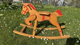 Holz Schaukelpferd, Kinderspielzeug für den Frühling!