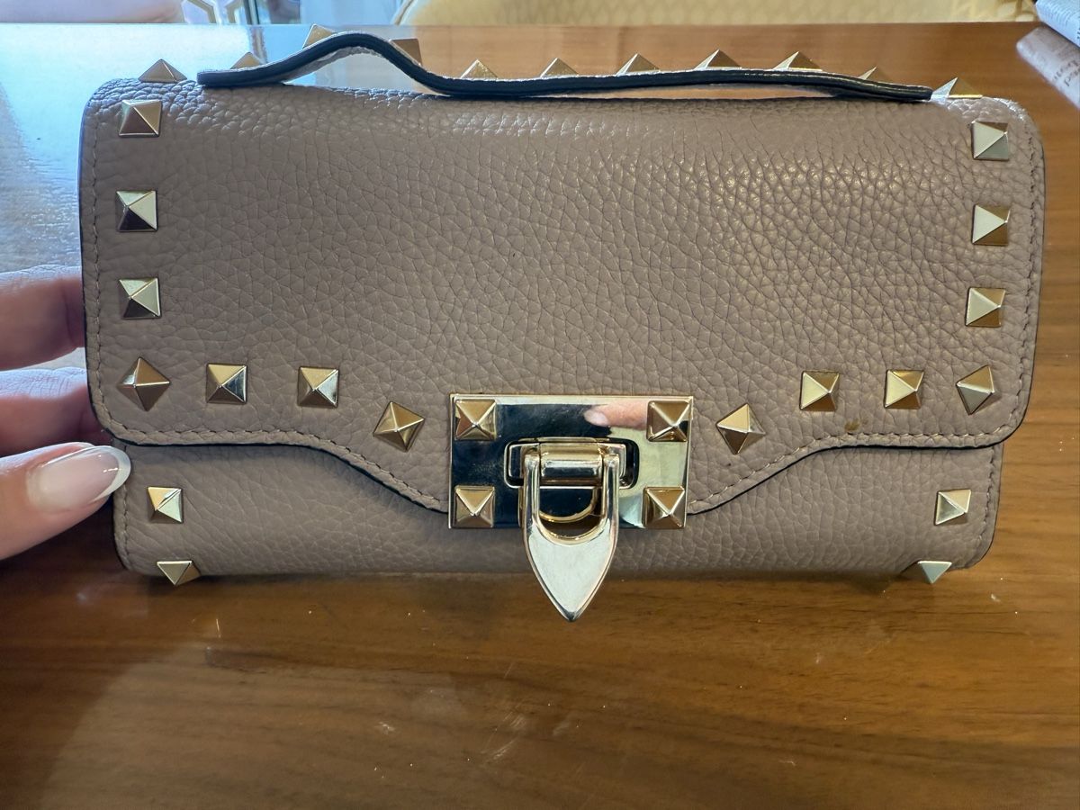 Borse da donna: Valentino Rockstud wallet on chain/clutch – Usato da Zollikon venduto da sba_5tf2 1
