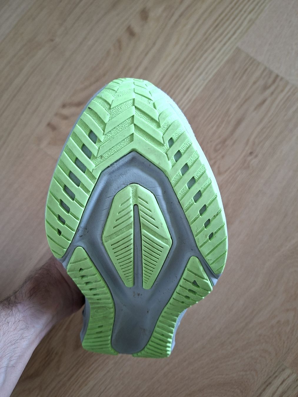Asics Scarpe da uomo: Asics Novablast 5 - EUR 42 – Nuovo (secondo la descrizione) da Baar venduto da Janoli88 3