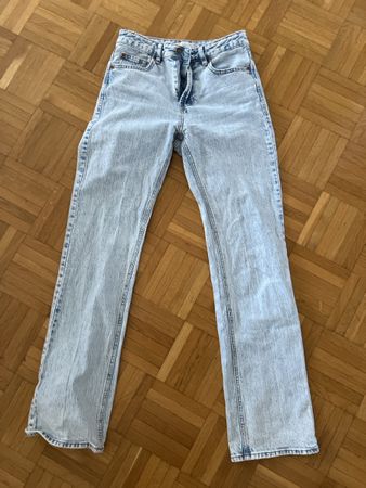 Stradivarius Light Wash Jeans - Size 36 - Great Condition!