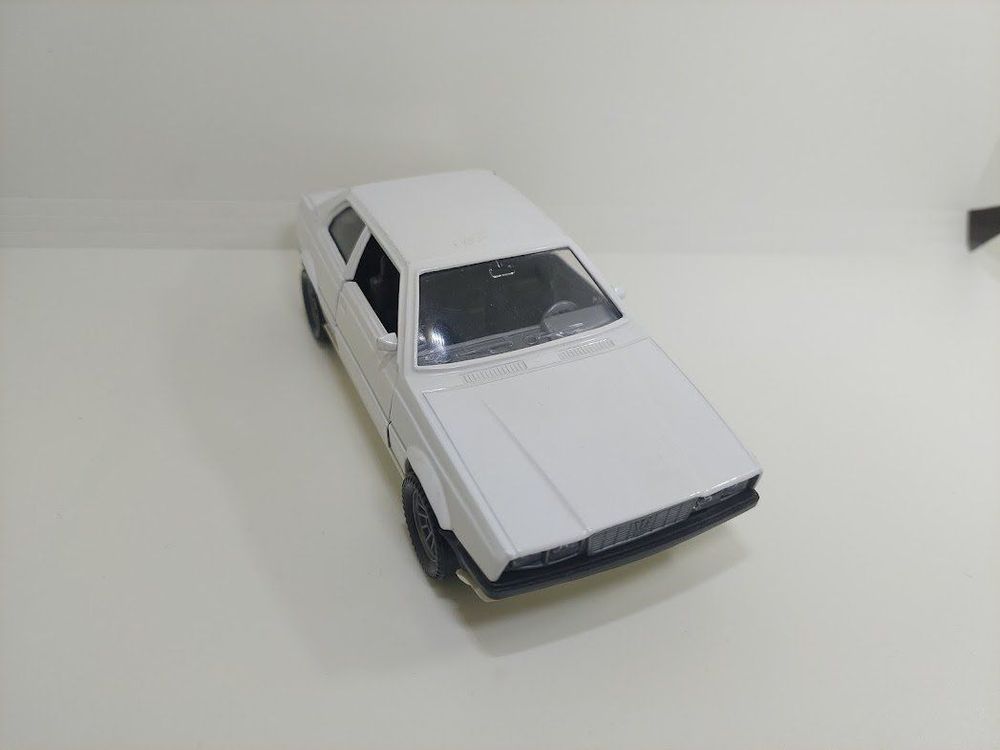 Maserati - Biturbo Coupé 1982 - Minichamps - 1/43 - Autos Miniatures