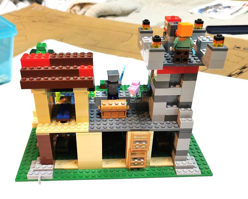 Lego Baukästen: Lego Minecraft 21161 – Gebraucht aus Golino von emi_6l62 3