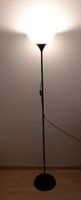 Freistehende Lampe zu verkaufen. 175cm hoch. Perfekter Zusta