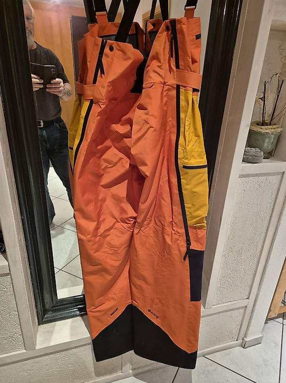 Giacche: Peak Performance Gore tex pro – Usato da Affeltrangen venduto da Slypi 1