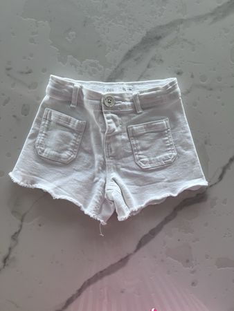 Short en jean blanc Zara taille 3-4 ans 104cm