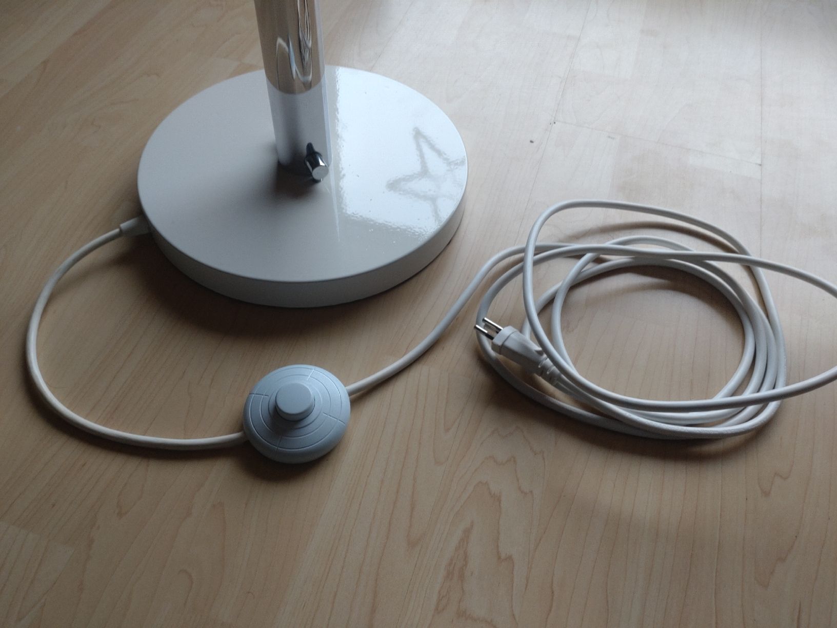 Lampade: Stehlampe – Usato da Gurmels venduto da Tube1 4