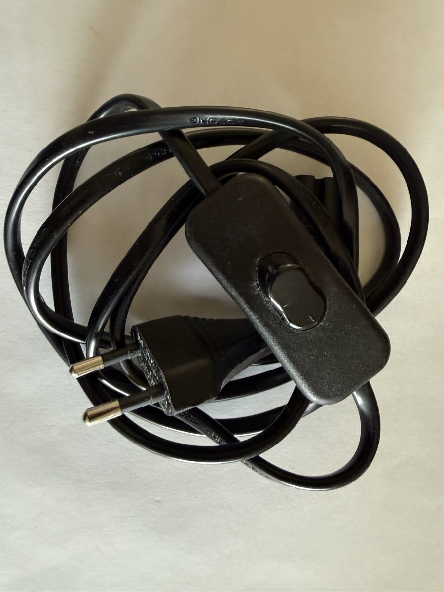 Caricabatterie: ALLDOCK Ladestation Walnussholz mit 4 USB Kabel, Top! – Nuovo (secondo la descrizione) da Bergdietikon venduto da fer_9lrm 6
