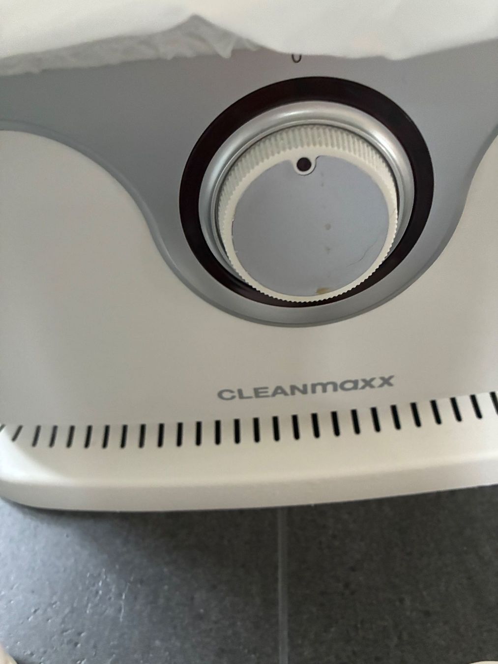 Cleanmaxx Bügeleisen: CleanMaxx - Repasse chemises – Gebraucht aus Bern von Comet69 3