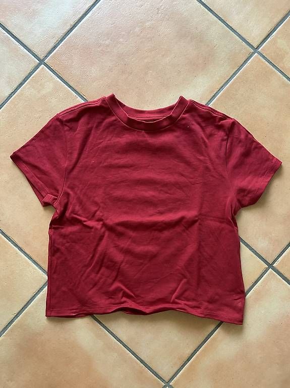 T-Shirts: Damen Cropped T-Shirts Set – Gebraucht aus Hitzkirch von mar_6xlt 3