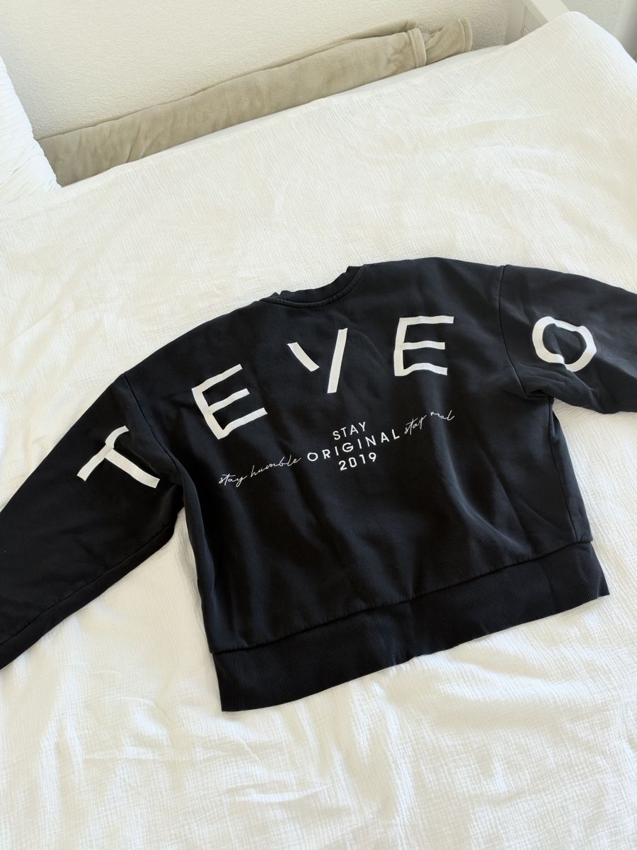 Pullover & Sweatshirts: teveo hoodie – Gebraucht aus Altikon von borchardt.sara