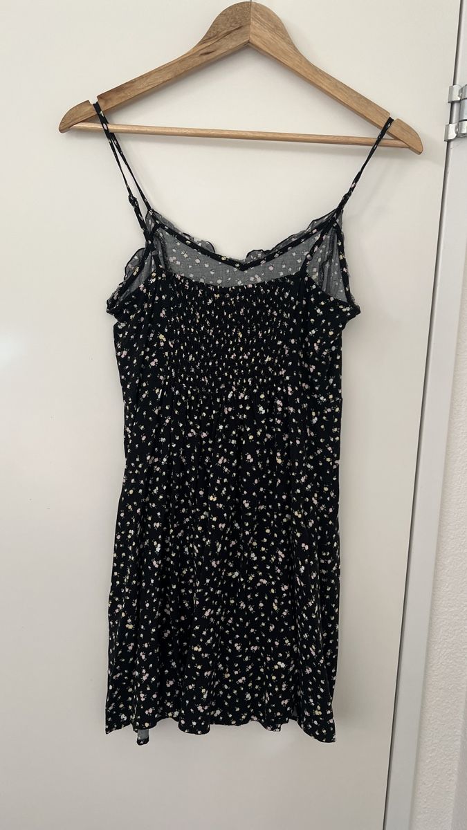 H&M Kleider: H&M Sommerkleid Blumen – Gebraucht aus Wermatswil von Jara.a.s 2