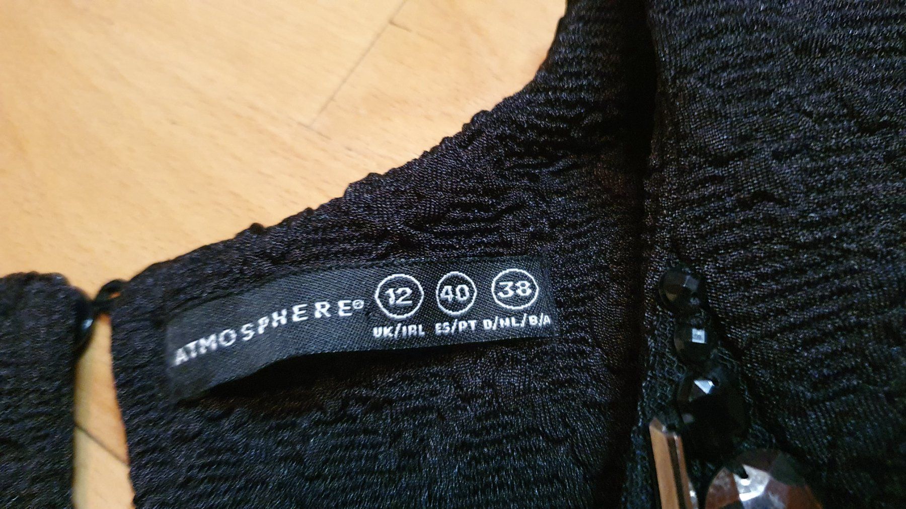 Vestiti: Schwarzes Kleid mit Perlenkragen Gr. M Festlich – Usato da Wald ZH venduto da CapLux 5