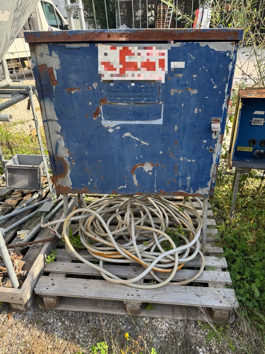 Elettrotecnica: Tableau électrique de chantier avec câble  – Usato da Brislach venduto da Lea_bggmbh