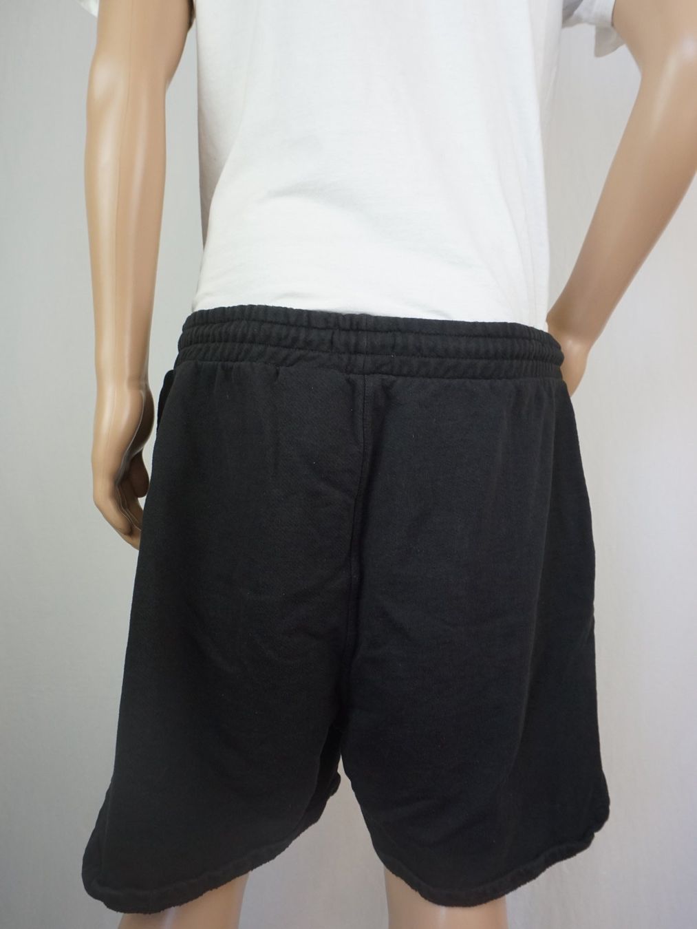 C&A Pantaloni: C&A Sweatshorts Schwarz Gr. XL – Usato da Pratteln venduto da Restwert_Pratteln 2