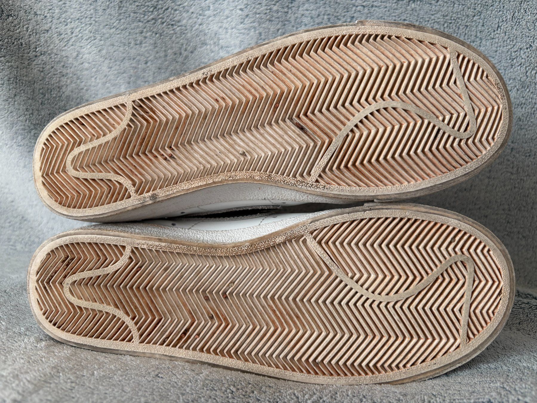 Nike Chaussures femmes: Nike Blazer Mid '77 Summit Weiss Silber, Gr. 39 – D'occasion à Birmenstorf AG par tritonius 7